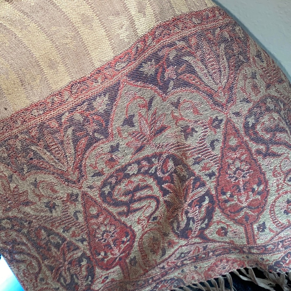 Wool shawl - Picture 3 of 4
